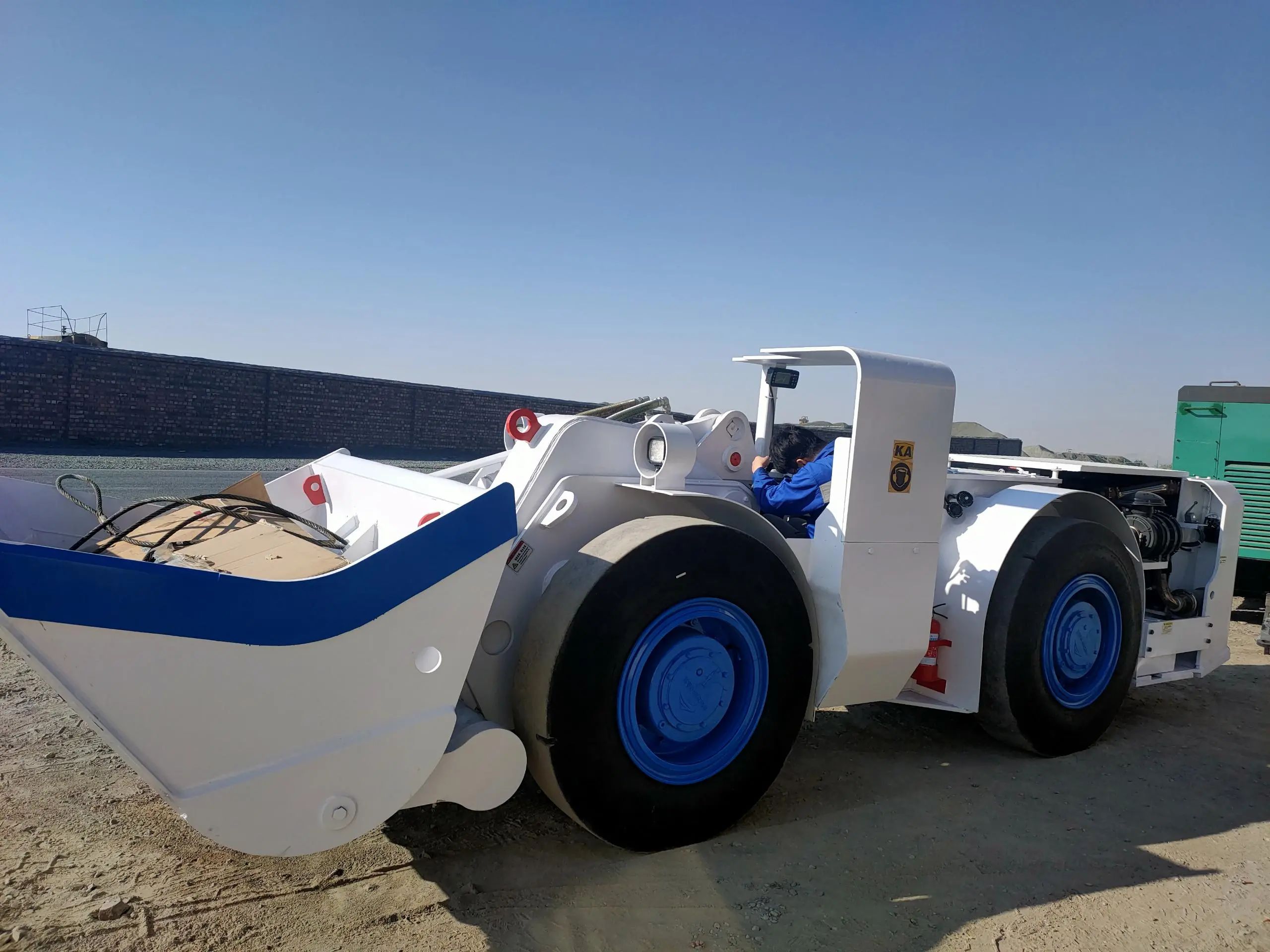 凯发k8矿业快步行进在“机械、自动、智慧”新型矿山阳光大道上